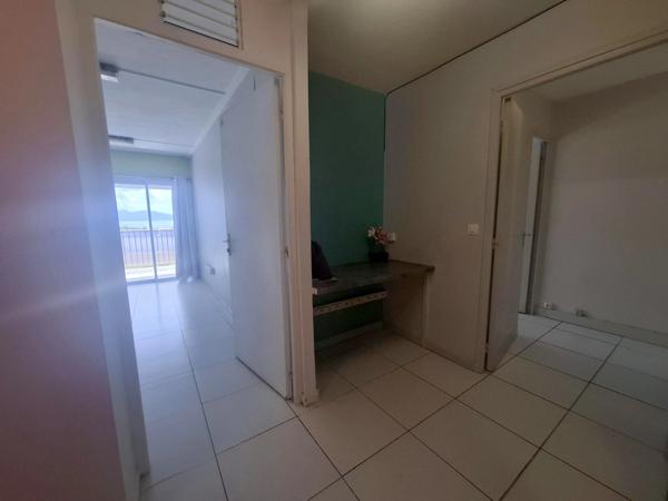 À LOUER – Local professionnel avec vue mer – Fort-de-France, Batelière (Immeuble Le Panorama)