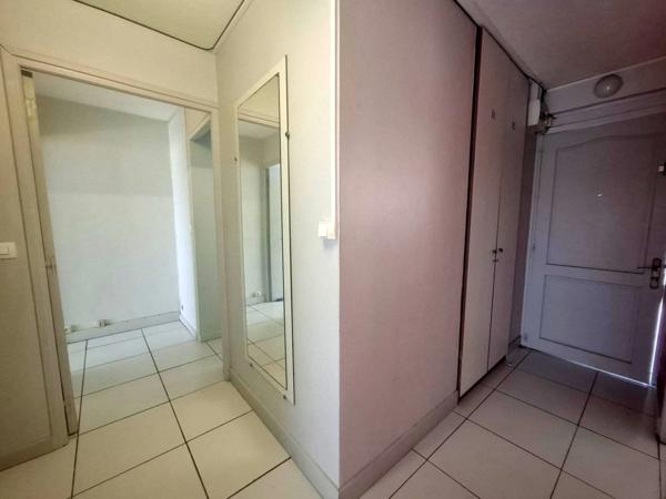 À LOUER – Local professionnel avec vue mer – Fort-de-France, Batelière (Immeuble Le Panorama)