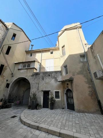 Achat immeuble Orange - 11 pièce(s) - 165 m² - 249 000 €