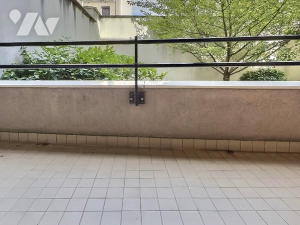 3 CHAMBRES - BALCONS - PARKING