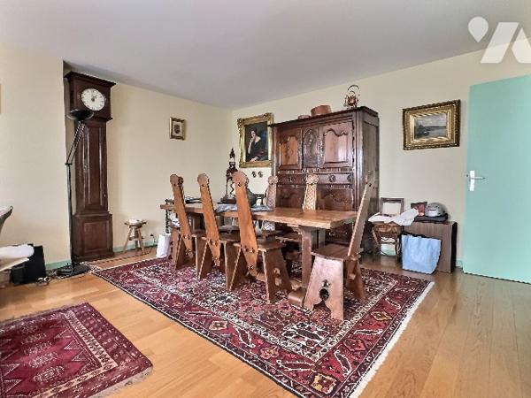 3 CHAMBRES - BALCONS - PARKING