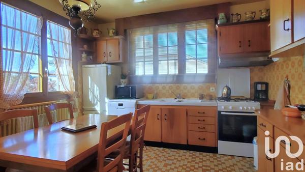 Maison 8 pièces de 150 m² à Ussel (19200)