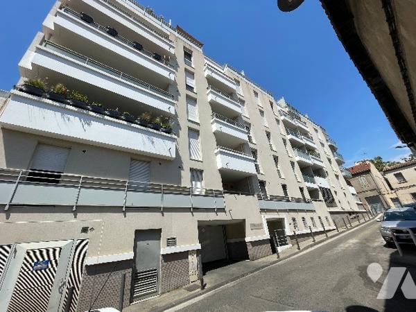 T2 +parking BLANCARDE 13004, au calme, 3 rue BERANGER , terrasse pas de vis a vis.