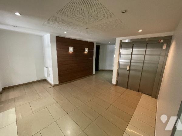 T2 +parking BLANCARDE 13004, au calme, 3 rue BERANGER , terrasse pas de vis a vis.