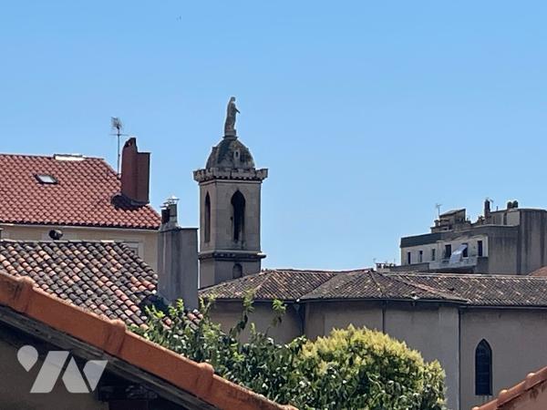 T2 +parking BLANCARDE 13004, au calme, 3 rue BERANGER , terrasse pas de vis a vis.