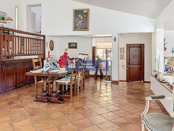 Superbe maison avec Emplacement calme et dominant