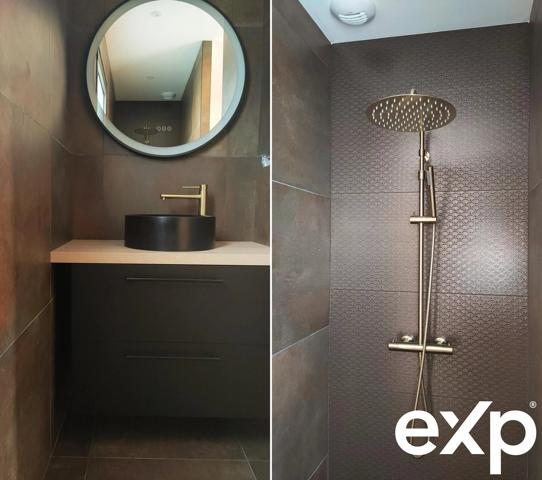 Maison contemporaine de plain-pied - piscine à 2 tours de roues de l'océan