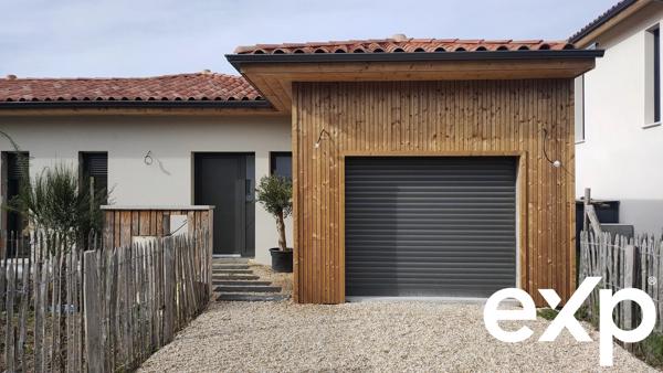 Maison contemporaine de plain-pied - piscine à 2 tours de roues de l'océan