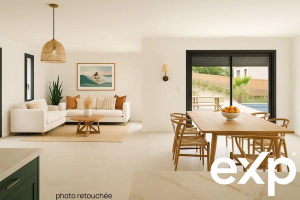 Maison contemporaine de plain-pied - piscine à 2 tours de roues de l'océan