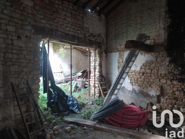 Maison 1 pièce de 110 m² à Saint-Georges-des-Coteaux (17810)