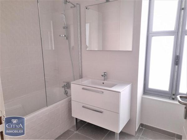 Appartement à louer 3 pièces 81.4m²
