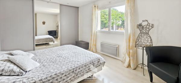 EYSINES 33320 - Maison familiale 200m²  5ch +  bureaux - 850 m² de parcelle - Calme - Garage, Jardin