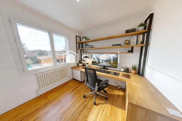 Maison d’exception de 195 m² – Vieux Village de L’Isle d’Abeau – Terrain de 1130 m² avec piscine et dépendance