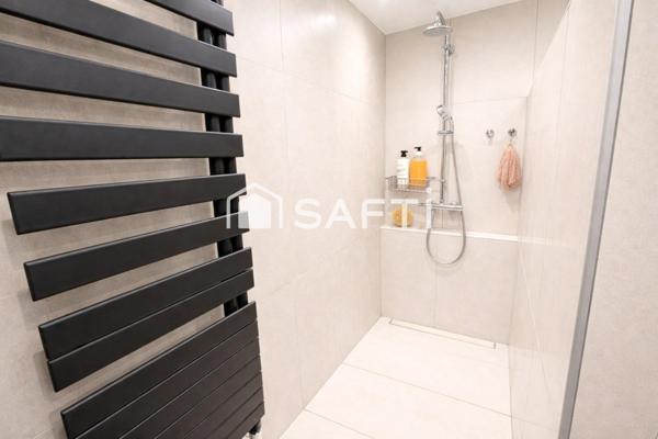 Maison d’exception de 195 m² – Vieux Village de L’Isle d’Abeau – Terrain de 1130 m² avec piscine et dépendance