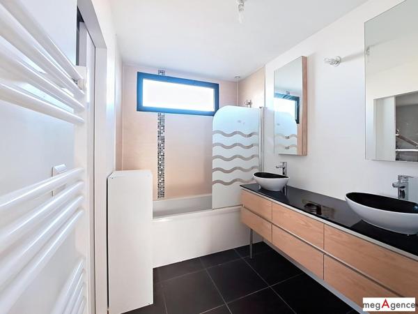 Maison à CORDEMAIS, 44360 - 5 pièces 116m²
