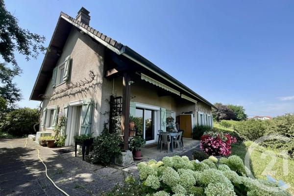 Maison à vendre  8 pièces - 224,45 m 2   BEAUREGARD  - 01