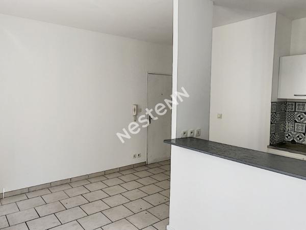 Appartement Toulon Pont du las  2 pièces de 38 m² Disponible le 3/04/2026