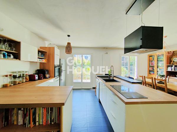 À VENDRE : MAISON - 5 CHAMBRES - JARDIN