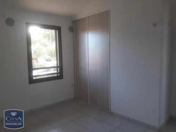 Appartement à louer 4 pièces 97.5m²