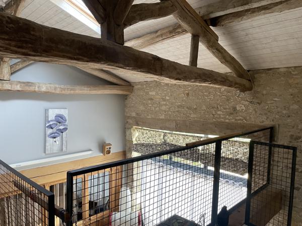 MAISON EN PIERRE /// PROXIMITE MIREBEAU
