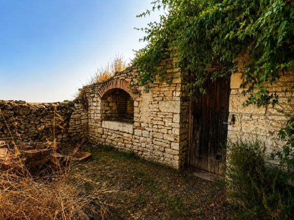 MAISON EN PIERRE /// PROXIMITE MIREBEAU