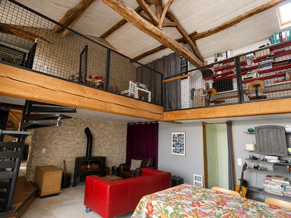 MAISON EN PIERRE /// PROXIMITE MIREBEAU