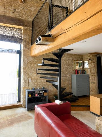 MAISON EN PIERRE /// PROXIMITE MIREBEAU