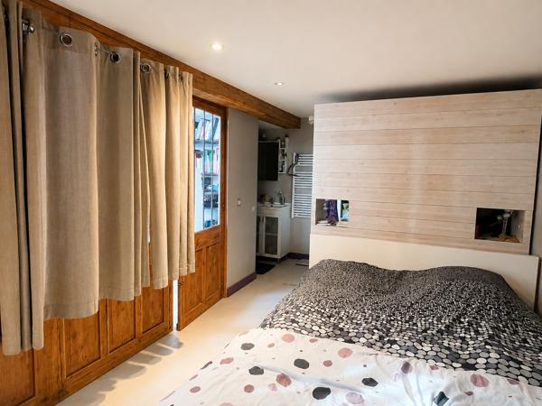 MAISON EN PIERRE /// PROXIMITE MIREBEAU