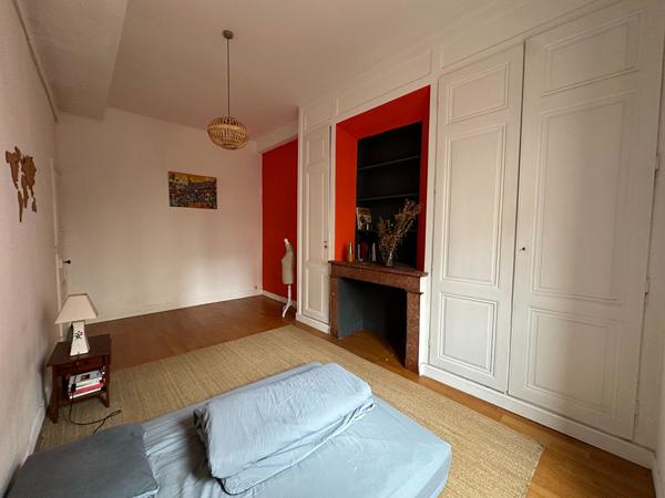 Appartement Villeurbanne - Quartier Maisons Neuves - Charme de l'ancien, Traversant et Faibles charges
