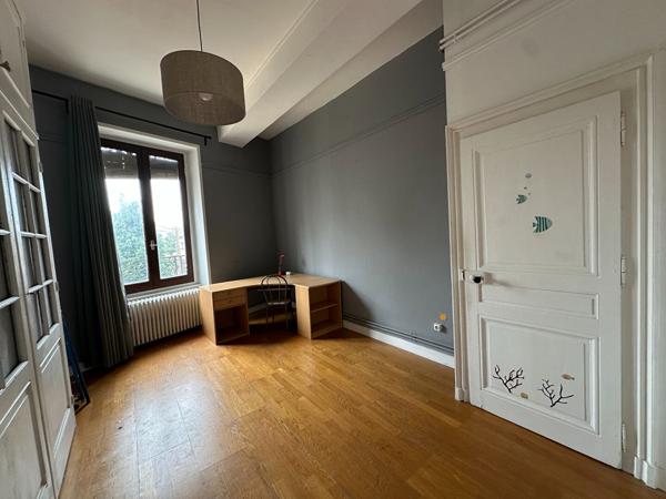 Appartement Villeurbanne - Quartier Maisons Neuves - Charme de l'ancien, Traversant et Faibles charges