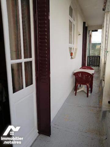 TROIS PIECES - Proximité immédiates des Commerces et Parc du Château