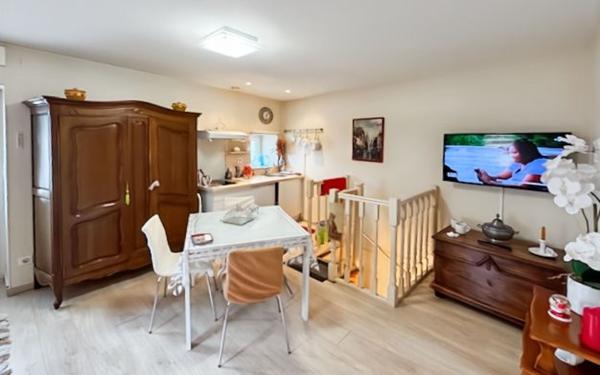 Maison à vendre    2 pièces •  Mensignac