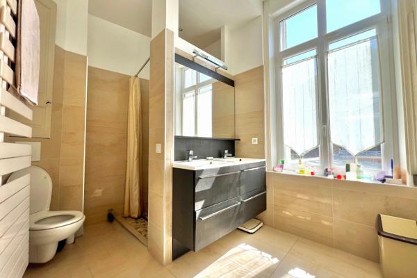 AMIENS (80000) MAISON DE VILLE - MAISON D'HÔTES - HÔTEL PARTICULIER - CENTRE VILLE - RARE - 6 CHAMBRES - ANNEXE - COUR - CAVE