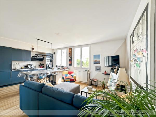 LA ROCHELLE, Appartement à vendre 3 pièces, 1er étage, cave et parking