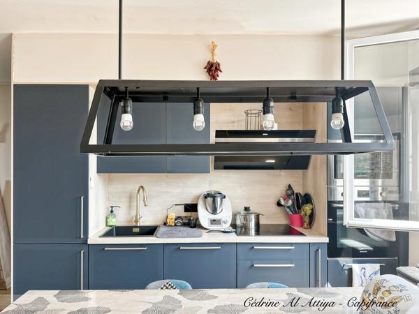 LA ROCHELLE, Appartement à vendre 3 pièces, 1er étage, cave et parking