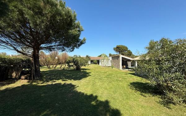 Maison à vendre    8 pièces •  Les Portes-en-Ré