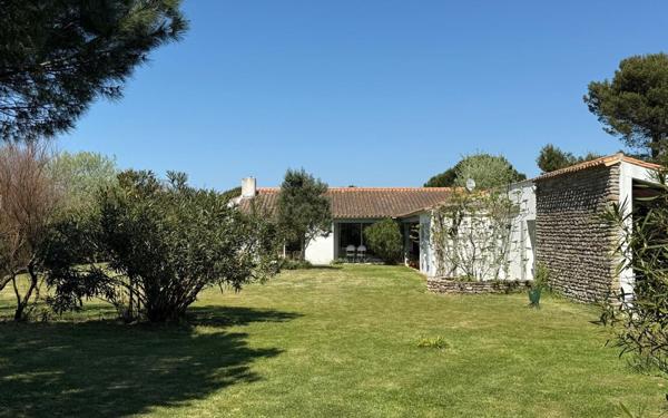 Maison à vendre    8 pièces •  Les Portes-en-Ré