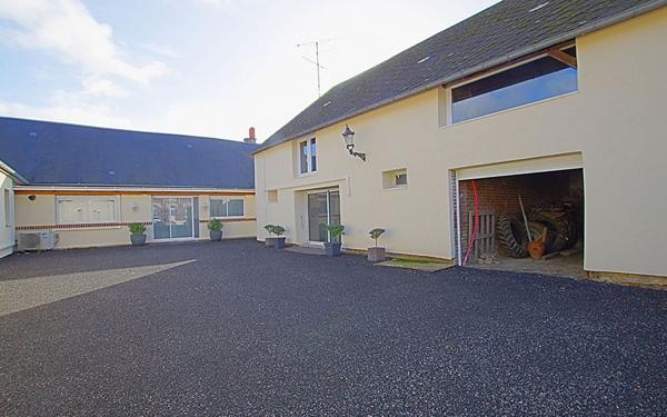 Immeuble à vendre    5 pièces •  Mesnil-Saint-Nicaise