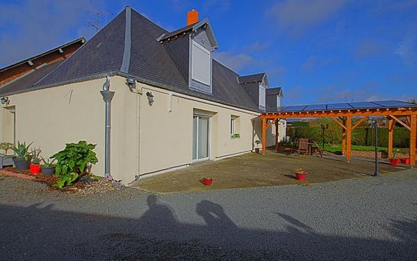 Immeuble à vendre    5 pièces •  Mesnil-Saint-Nicaise