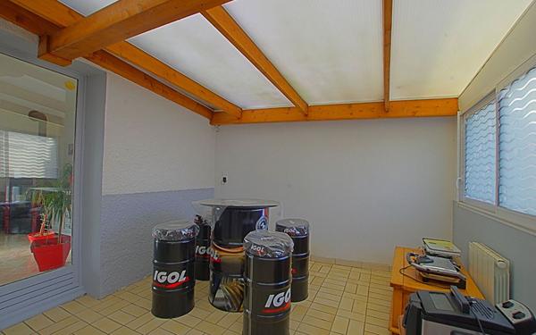 Immeuble à vendre    5 pièces •  Mesnil-Saint-Nicaise