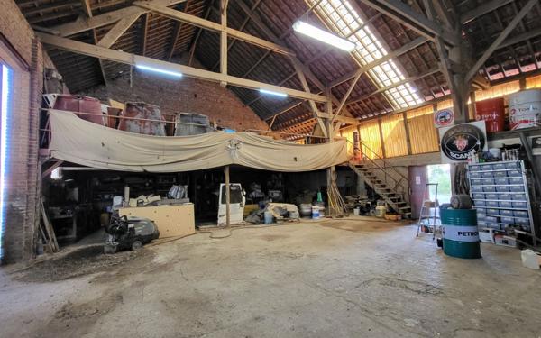 Immeuble à vendre    5 pièces •  Mesnil-Saint-Nicaise