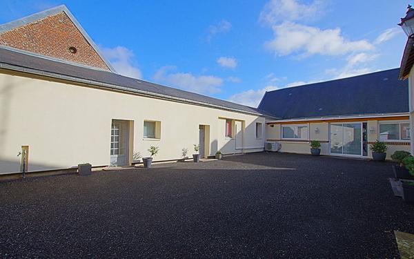 Immeuble à vendre    5 pièces •  Mesnil-Saint-Nicaise