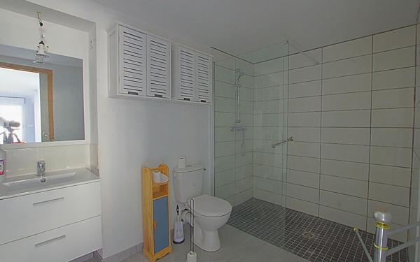 Immeuble à vendre    5 pièces •  Mesnil-Saint-Nicaise