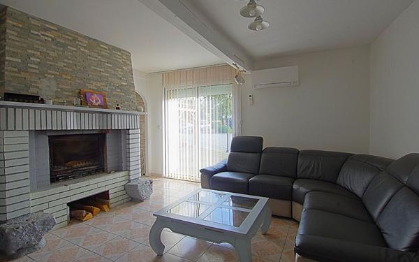 Immeuble à vendre    5 pièces •  Mesnil-Saint-Nicaise