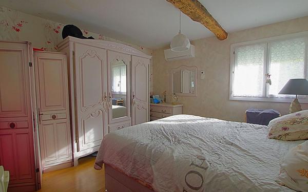 Immeuble à vendre    5 pièces •  Mesnil-Saint-Nicaise