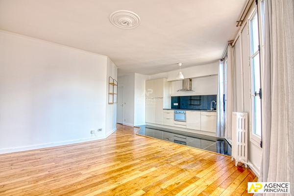 Versailles Saint-Louis château - Appartement 2 pièces 55.42 M² CARREZ €448 000 ** - Référence 26733