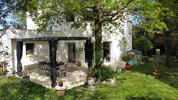 Maison 5 pièces 155 m² SAINT MEDARD EN JALLES - 33160
