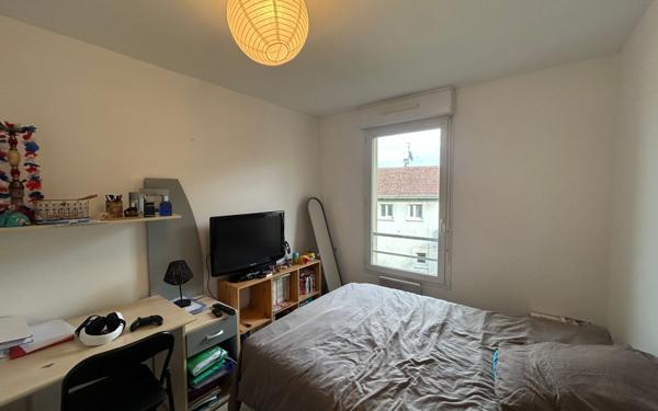 Appartement à vendre    3 pièces • 66 m2 Aire-sur-l'Adour