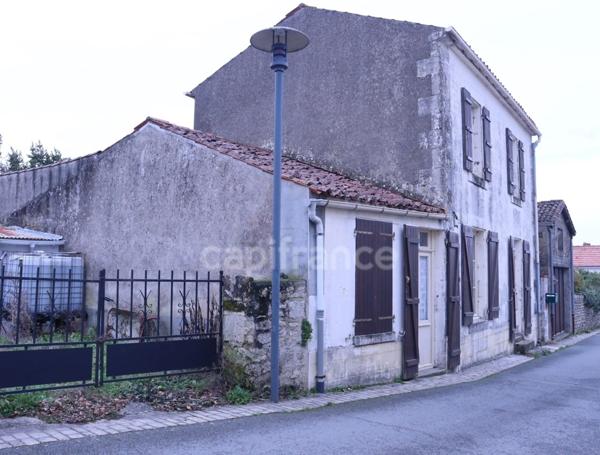 Maison de caractère en centre-bourg – 3 chambres
