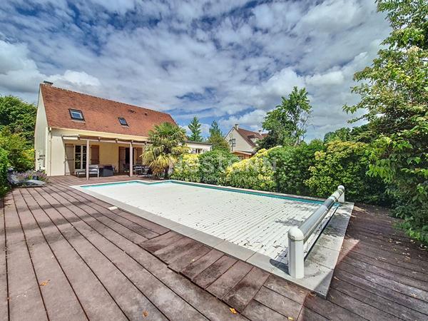 Maison Lamorlaye 145m², jardin piscine chauffée